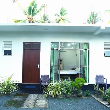 Sandy Palms Guesthouse Hikkaduwa Esterno foto