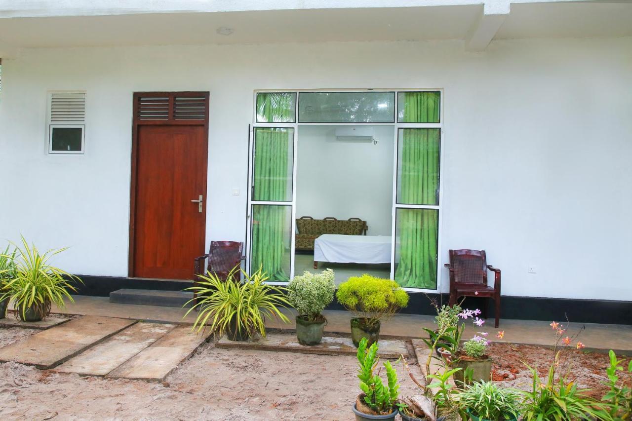 Sandy Palms Guesthouse Hikkaduwa Esterno foto