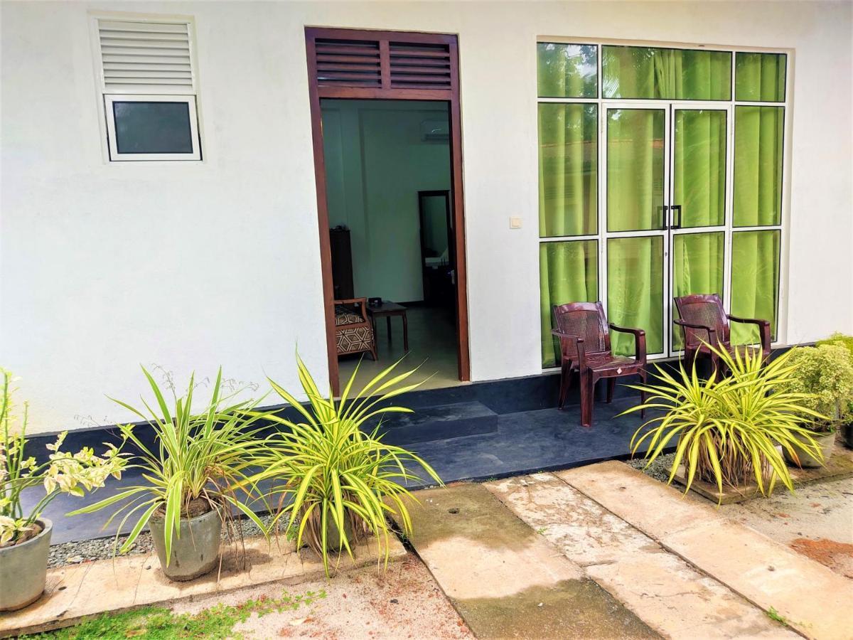 Sandy Palms Guesthouse Hikkaduwa Esterno foto