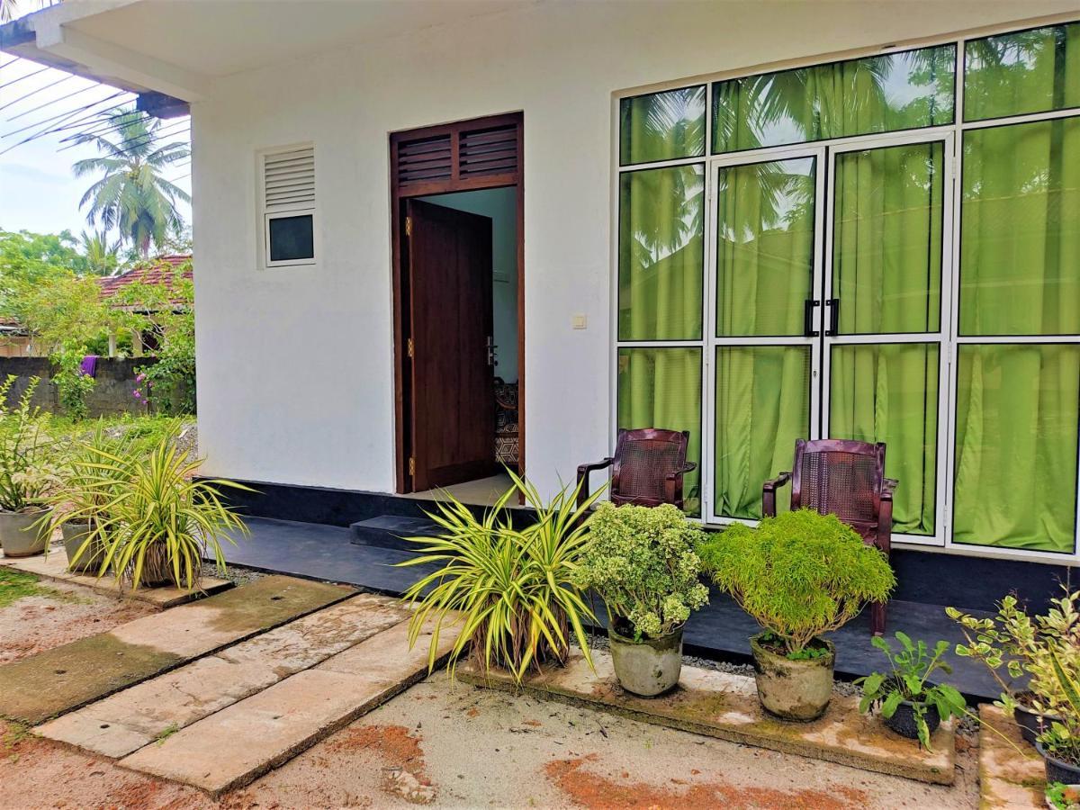Sandy Palms Guesthouse Hikkaduwa Esterno foto