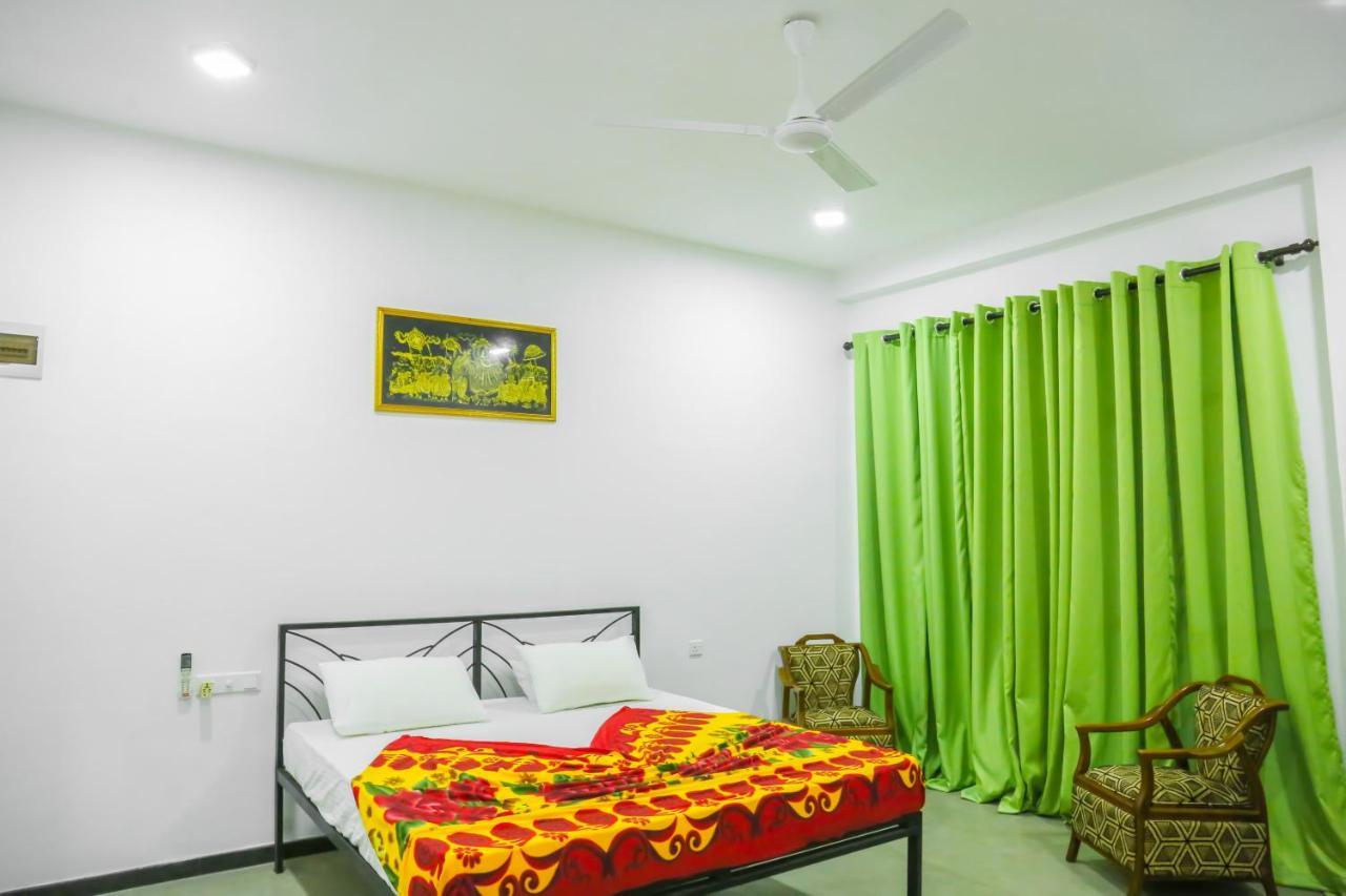Sandy Palms Guesthouse Hikkaduwa Esterno foto