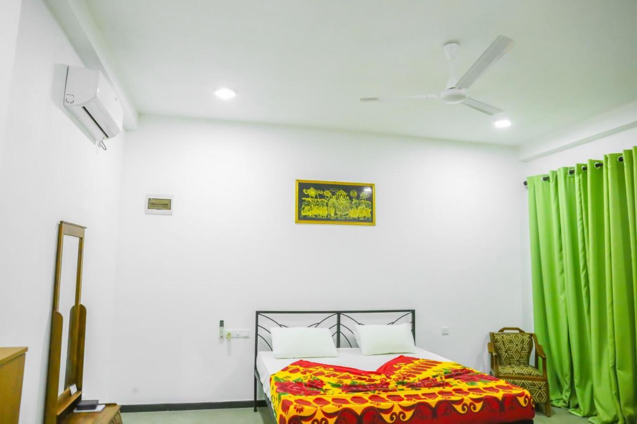 Sandy Palms Guesthouse Hikkaduwa Esterno foto