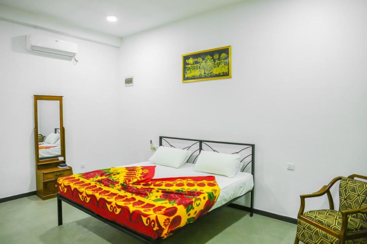 Sandy Palms Guesthouse Hikkaduwa Esterno foto
