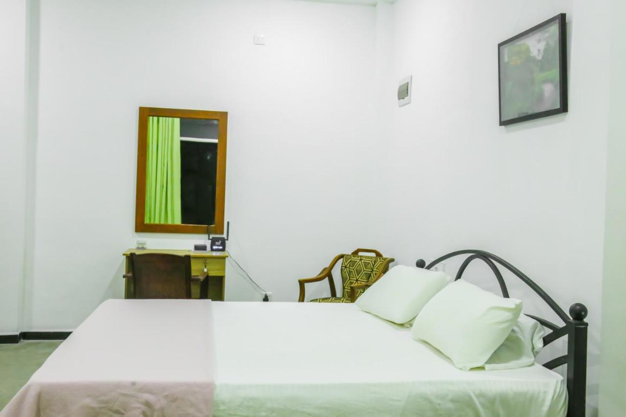 Sandy Palms Guesthouse Hikkaduwa Esterno foto