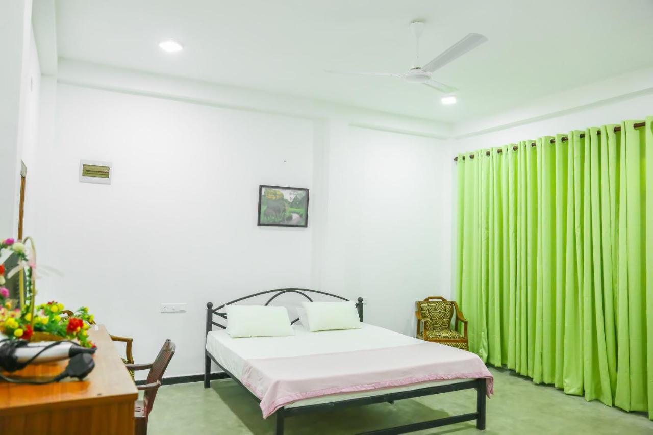 Sandy Palms Guesthouse Hikkaduwa Esterno foto