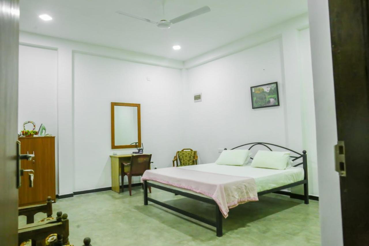 Sandy Palms Guesthouse Hikkaduwa Esterno foto