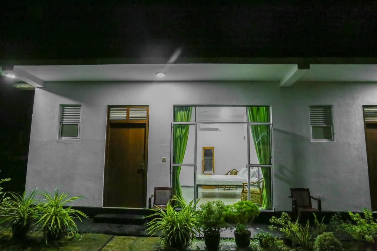Sandy Palms Guesthouse Hikkaduwa Esterno foto