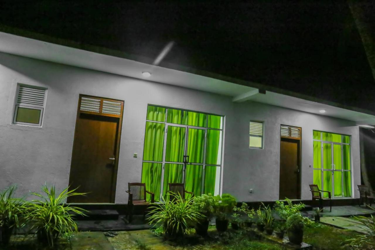 Sandy Palms Guesthouse Hikkaduwa Esterno foto