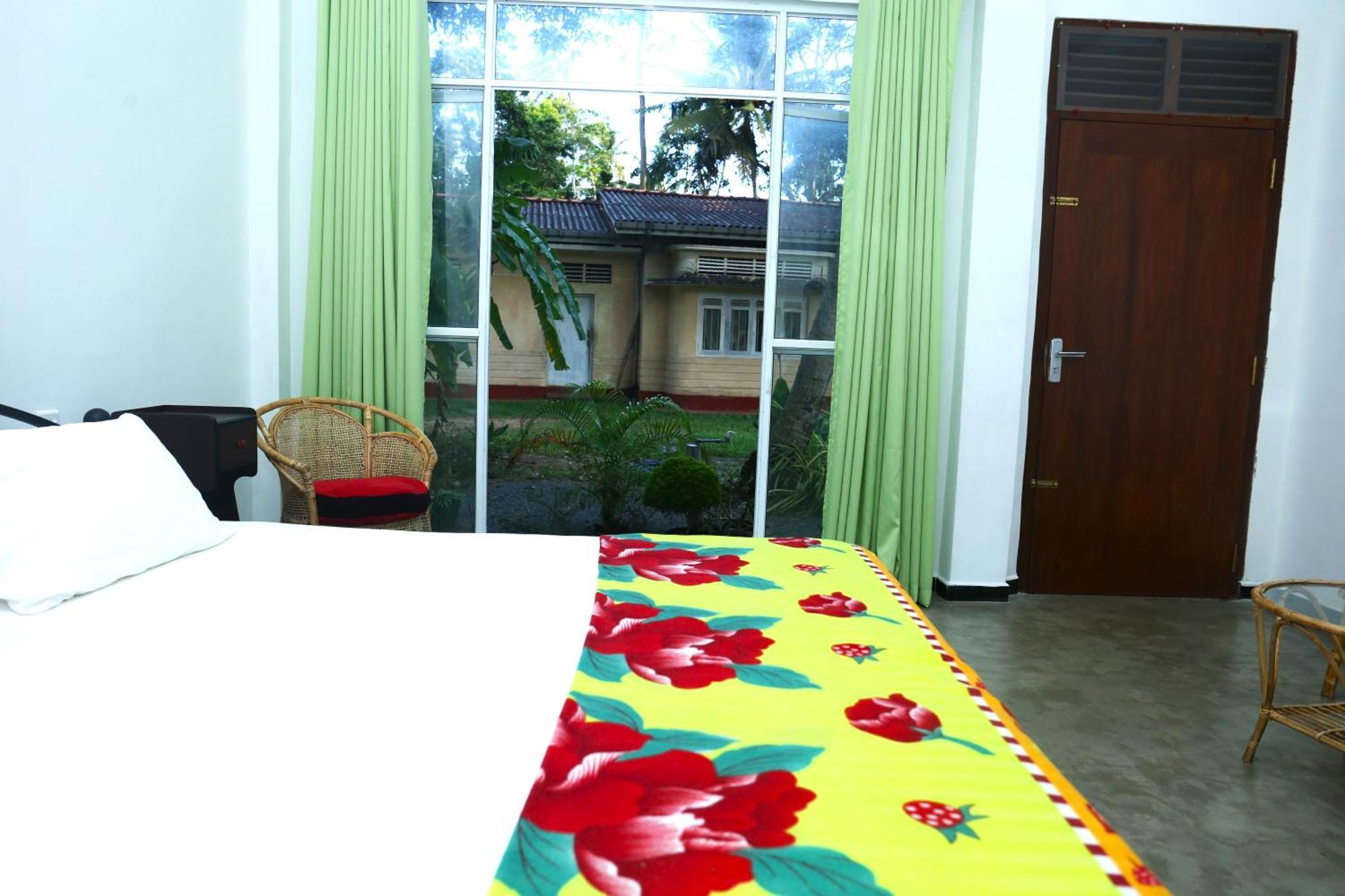 Sandy Palms Guesthouse Hikkaduwa Esterno foto