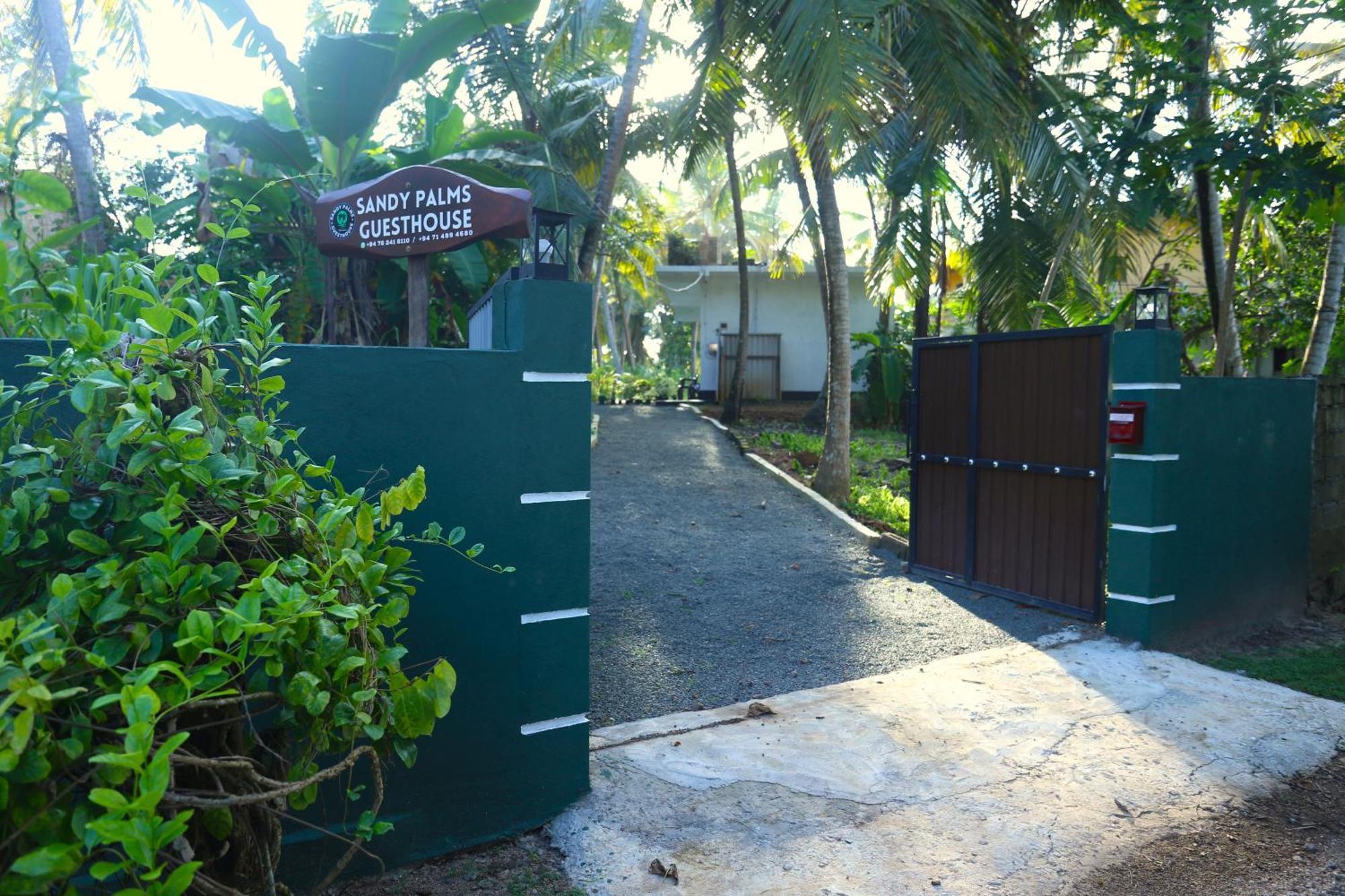 Sandy Palms Guesthouse Hikkaduwa Esterno foto