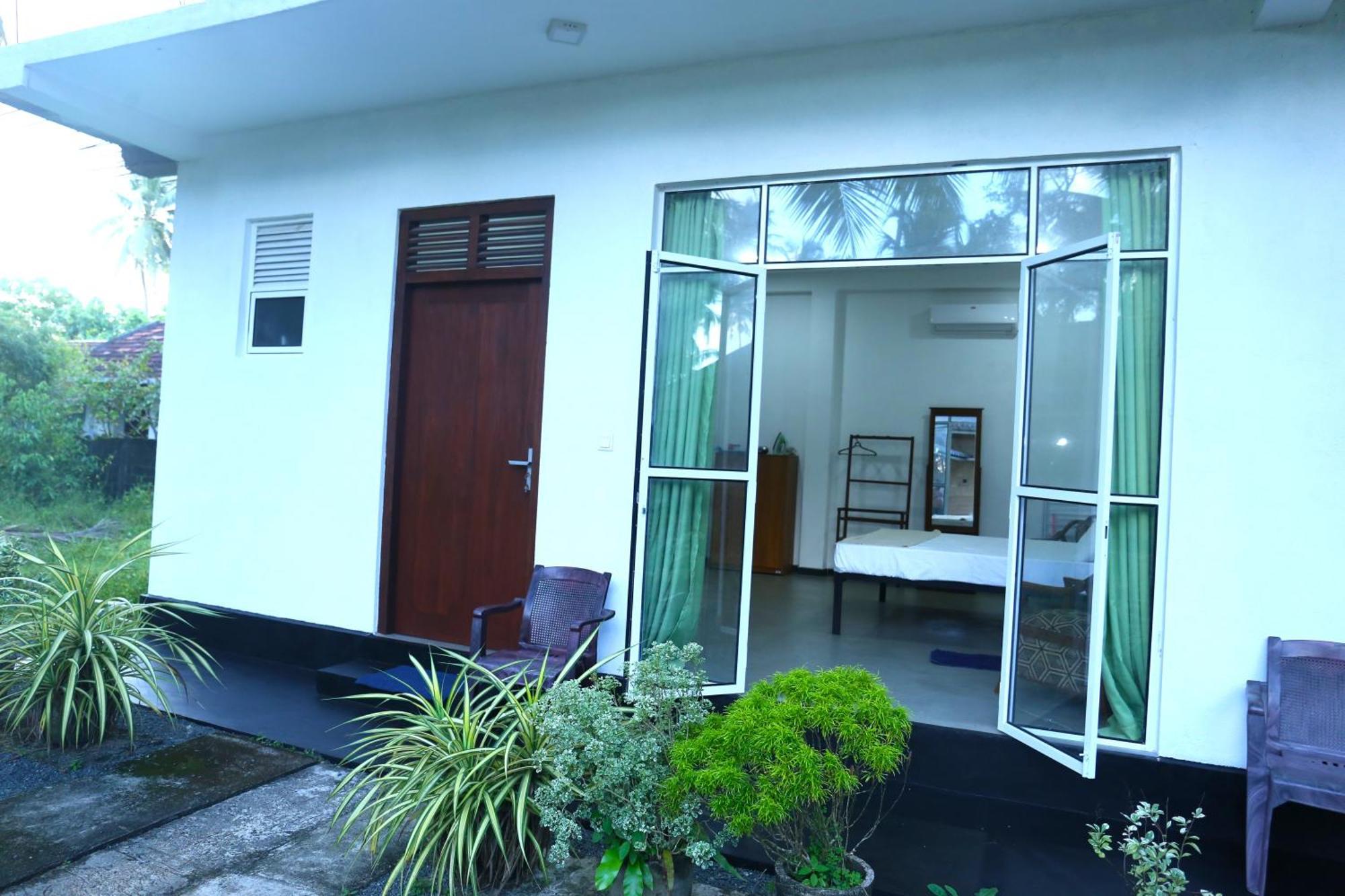 Sandy Palms Guesthouse Hikkaduwa Esterno foto