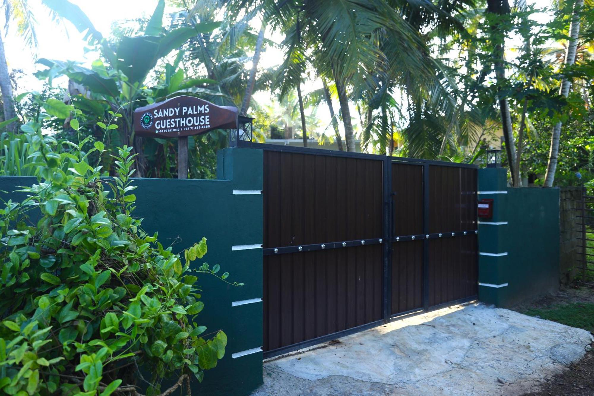 Sandy Palms Guesthouse Hikkaduwa Esterno foto
