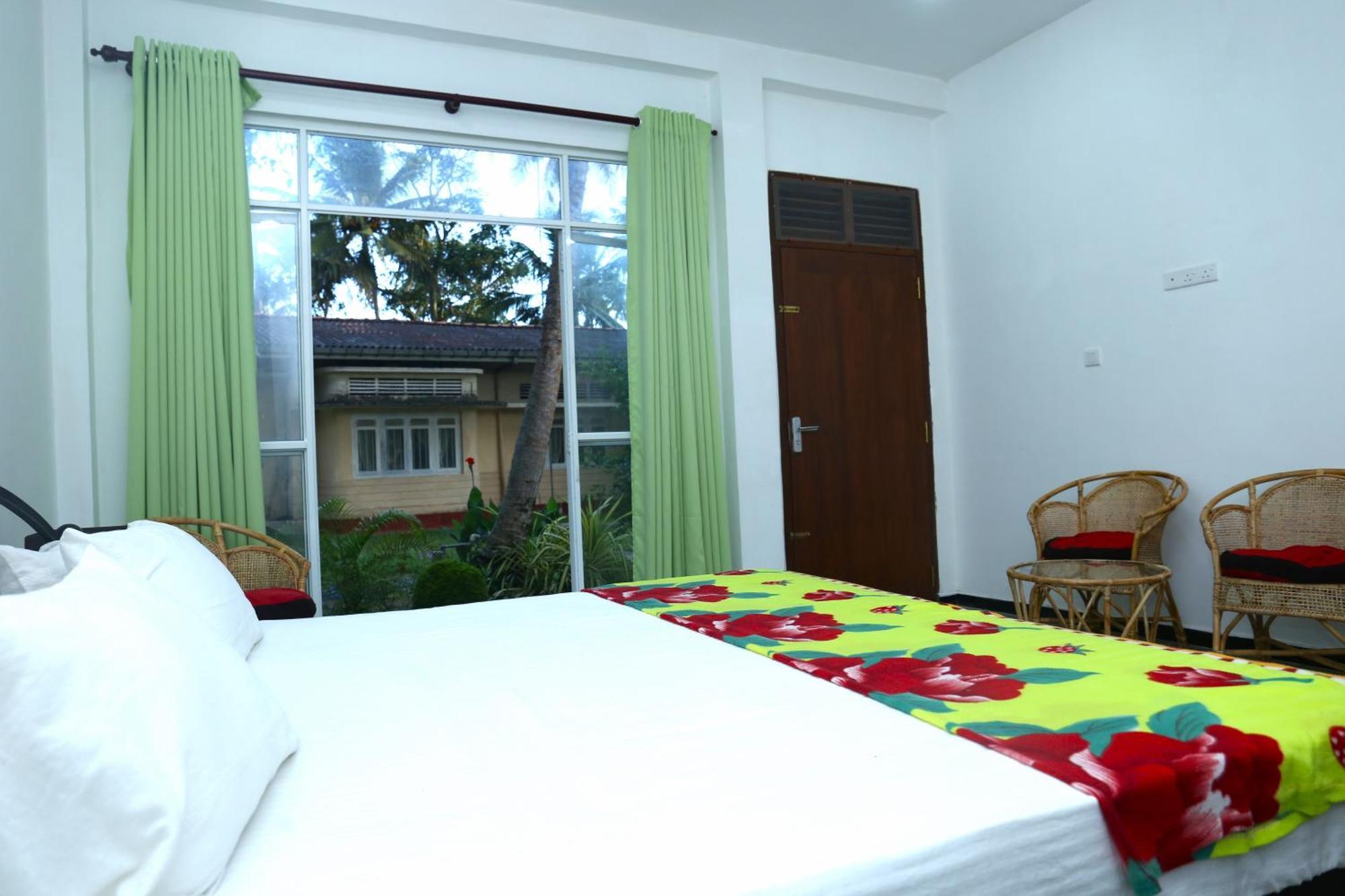 Sandy Palms Guesthouse Hikkaduwa Esterno foto