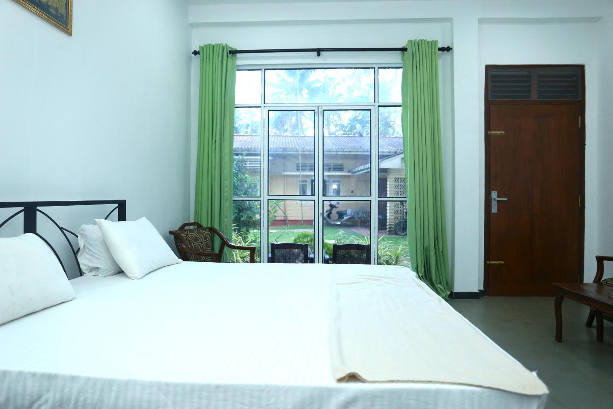 Sandy Palms Guesthouse Hikkaduwa Esterno foto