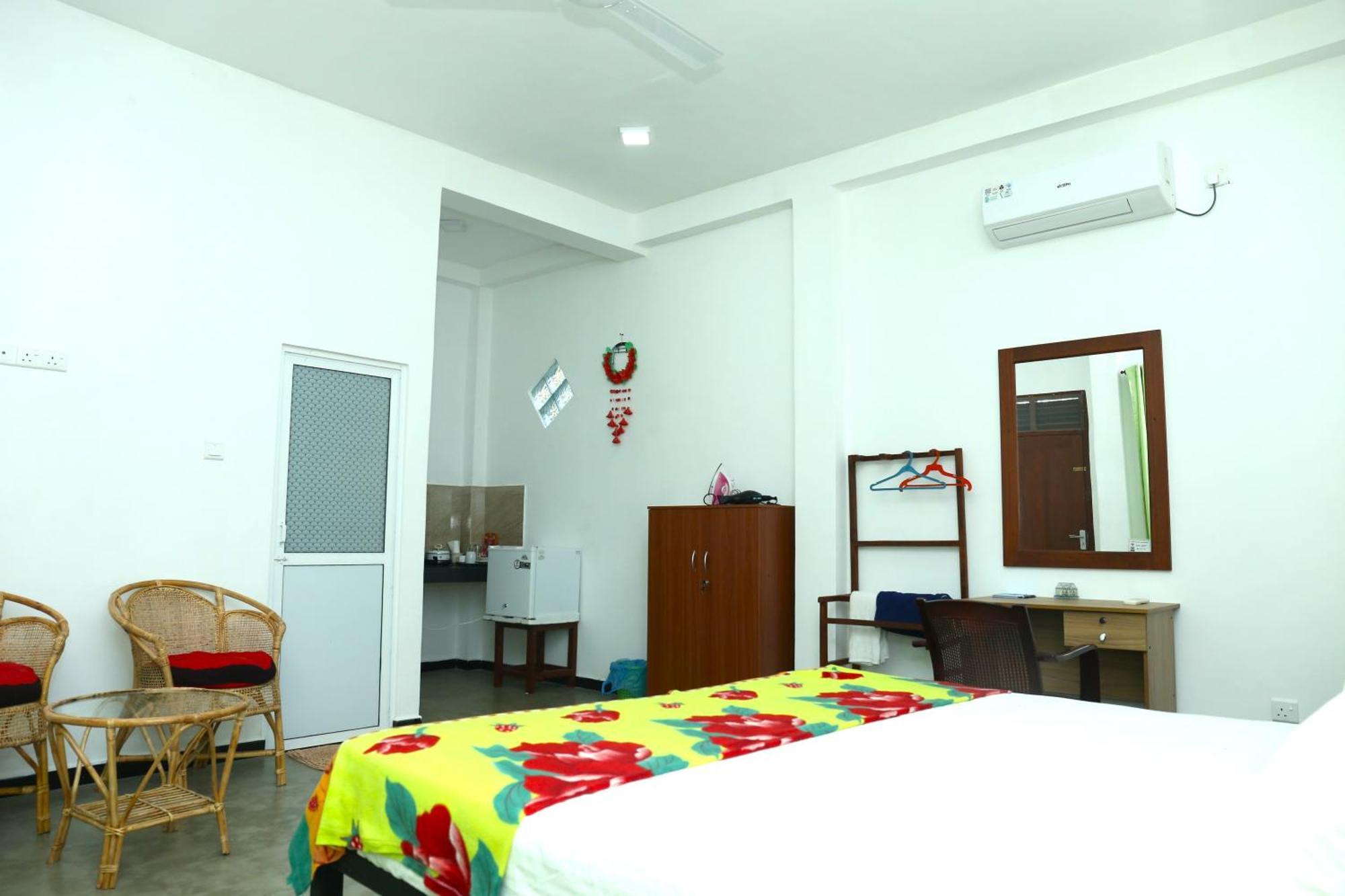 Sandy Palms Guesthouse Hikkaduwa Esterno foto