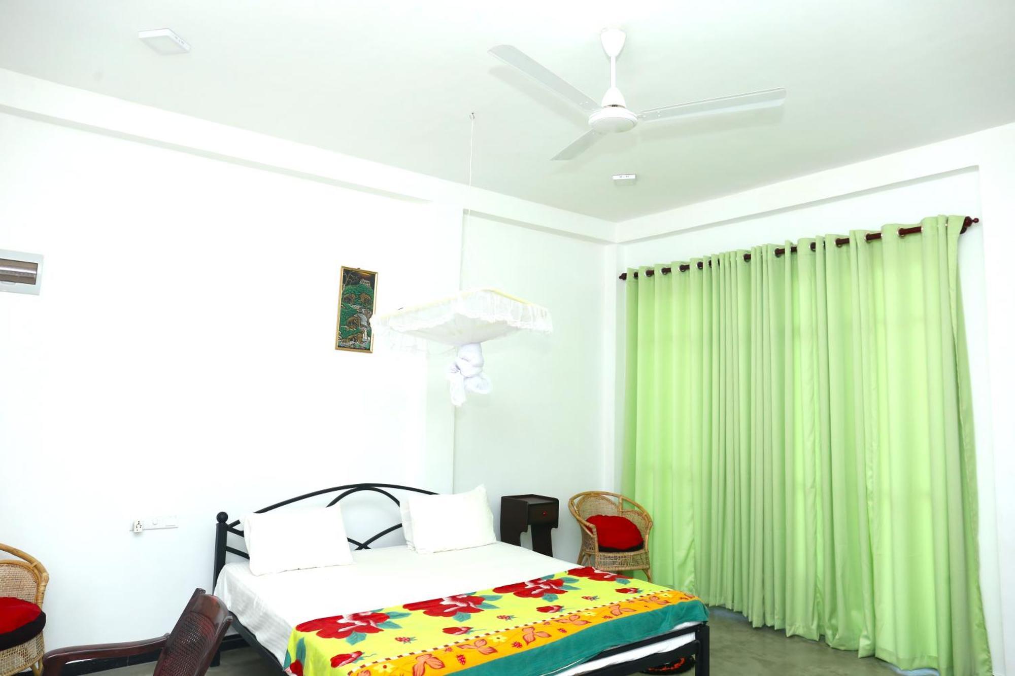 Sandy Palms Guesthouse Hikkaduwa Esterno foto