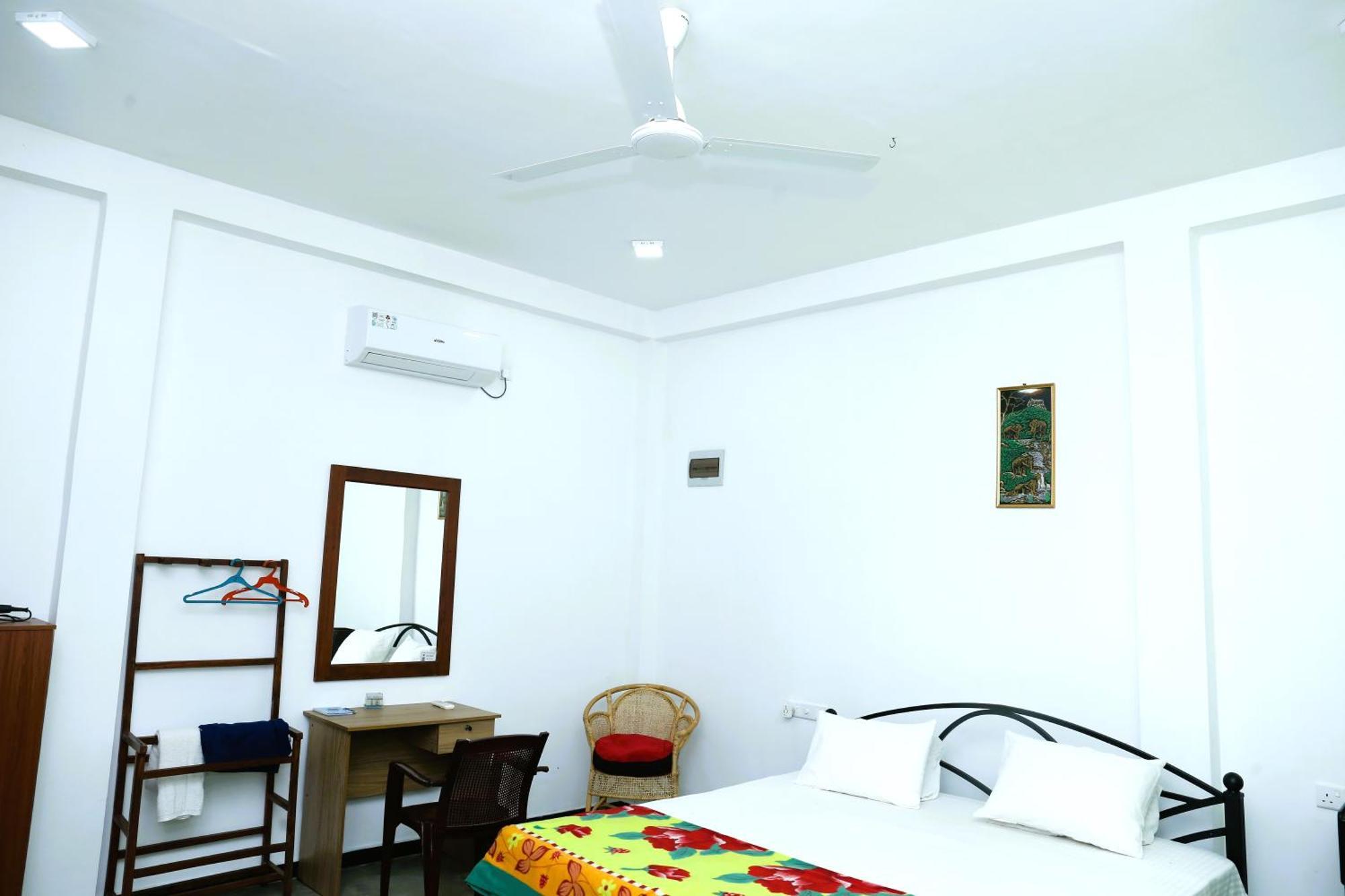 Sandy Palms Guesthouse Hikkaduwa Esterno foto